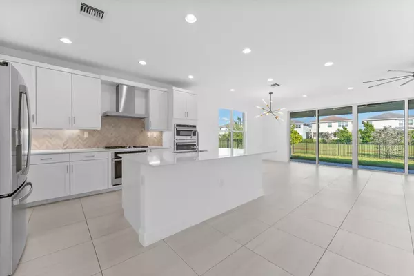 The Acreage, FL 33470,1346 Harvester XING