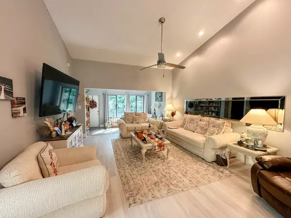 Coconut Creek, FL 33063,1816 Tamarind LN