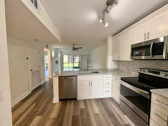 Boca Raton, FL 33431,3939 NE 5th AVE B102