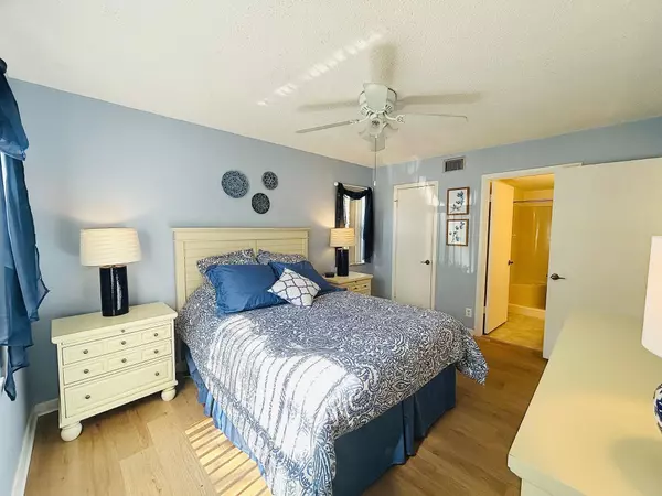 Lake Worth, FL 33467,7106 Golf Colony CT 104