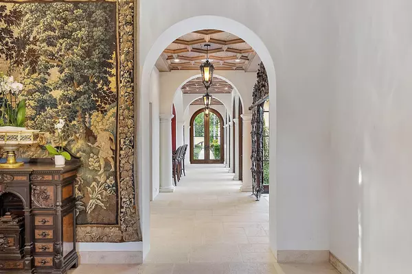 Palm Beach, FL 33480,143 Clarendon AVE