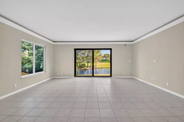 Delray Beach, FL 33445,900 Greensward LN 101-G