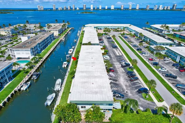 121 Wettaw LN 211, North Palm Beach, FL 33408