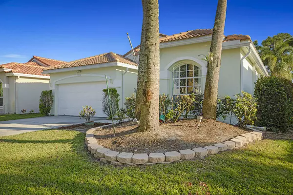 Stuart, FL 34997,7019 SE SE Twin Oaks CIR