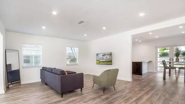 Delray Beach, FL 33444,121 George Bush BLVD