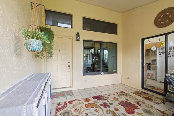 Fort Pierce, FL 34982,1718 W Royal Tern LN