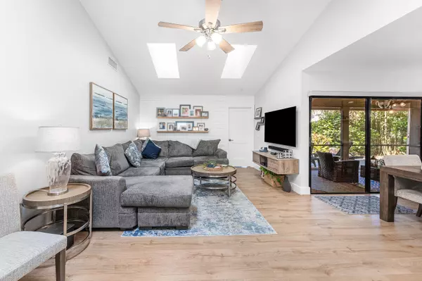 Palm Beach Gardens, FL 33418,6194 Brandon ST