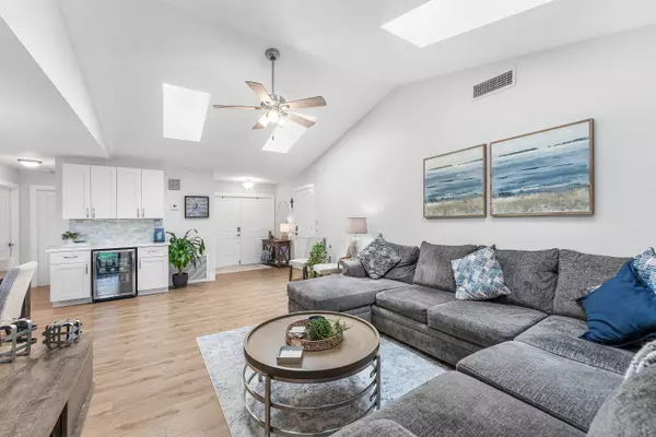 Palm Beach Gardens, FL 33418,6194 Brandon ST