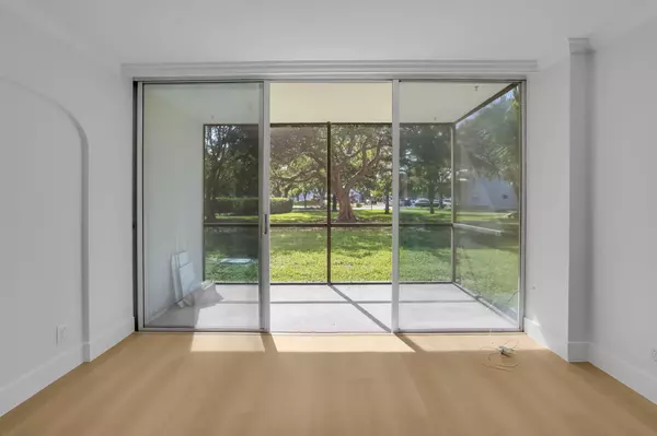 Oakland Park, FL 33309,103 Royal Park DR 1d