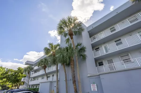 103 Royal Park DR 1d, Oakland Park, FL 33309