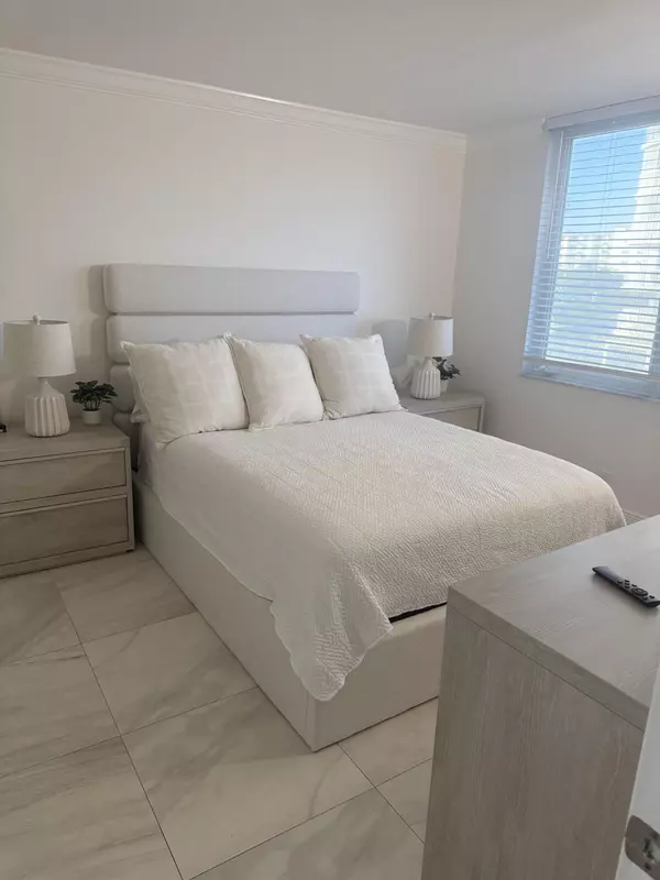 Highland Beach, FL 33487,3215 S Ocean BLVD 210