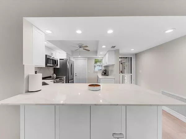 Fort Lauderdale, FL 33308,3111 NE 51st ST 101c