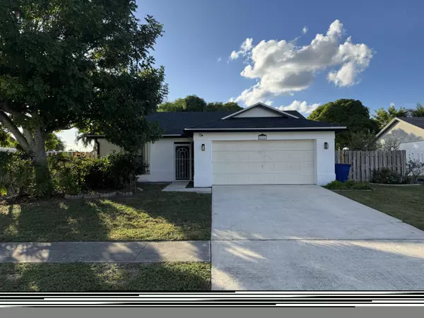 1371 Thornbank LN, Royal Palm Beach, FL 33411