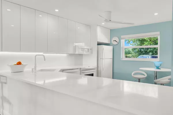 Juno Beach, FL 33408,80 Celestial WAY 109