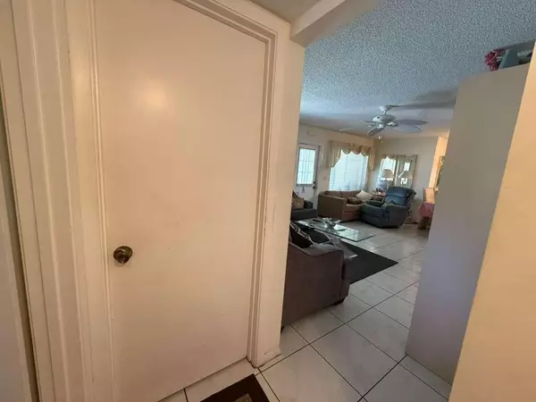 Greenacres, FL 33463,213 Pine Hov Circle D2