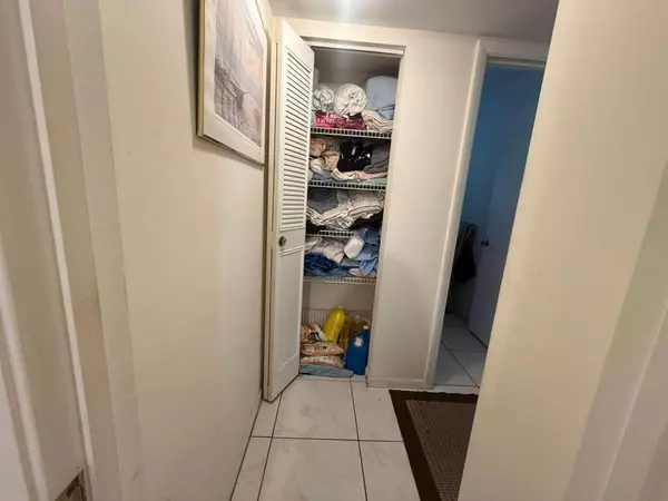 Greenacres, FL 33463,213 Pine Hov Circle D2