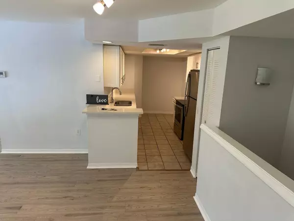 West Palm Beach, FL 33417,4179 N Haverhill RD 609