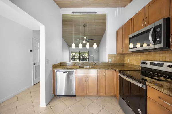 Boca Raton, FL 33431,3939 NE 5th AVE B206