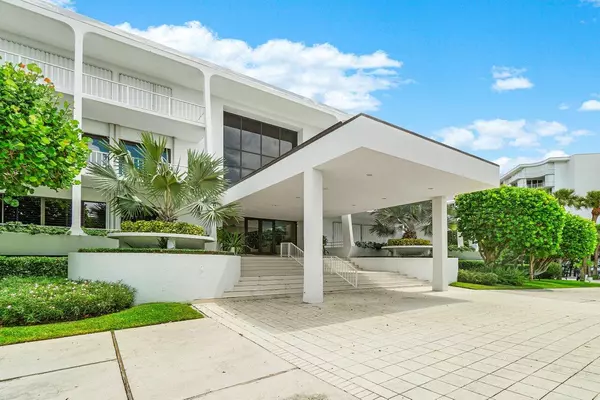 Palm Beach, FL 33480,2275 S Ocean BLVD 206a