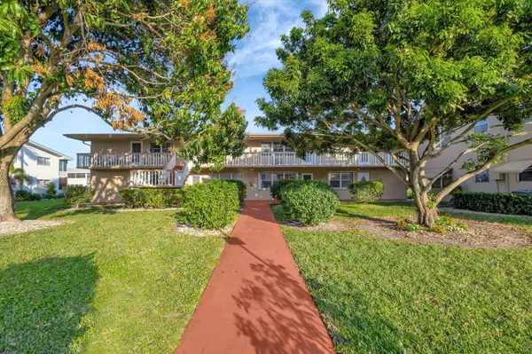 West Palm Beach, FL 33417,121 E Bedford