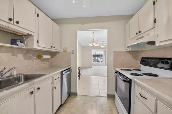 Boynton Beach, FL 33426,100 Leisure Lake CIR 102