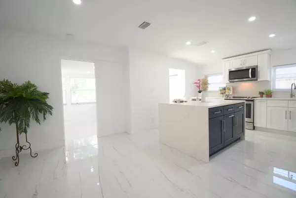 Lauderdale Lakes, FL 33309,3541 NW 37th AVE