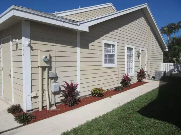 West Palm Beach, FL 33406,1654 Royal Forest CT