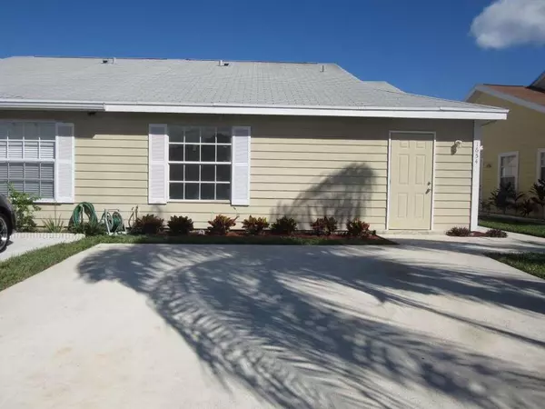 1654 Royal Forest CT, West Palm Beach, FL 33406