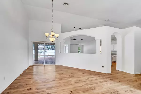 Port Saint Lucie, FL 34953,513 SE Cliff RD