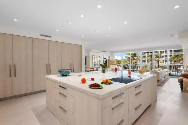 Palm Beach, FL 33480,2000 S Ocean BLVD 103s