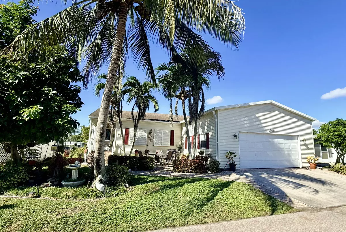 Lantana, FL 33462,6403 Birch LN