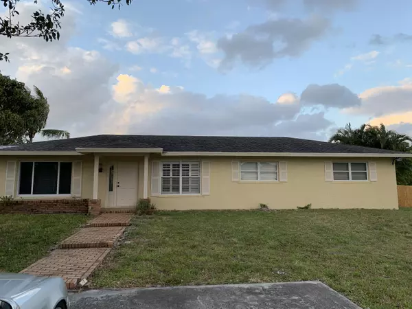 7086 Lawrence RD, Boynton Beach, FL 33436