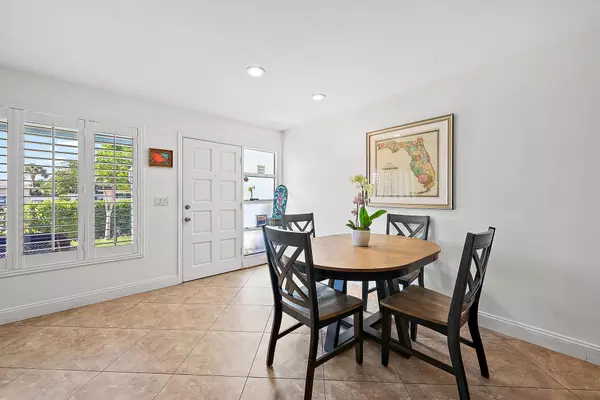 North Palm Beach, FL 33408,409 Lighthouse DR