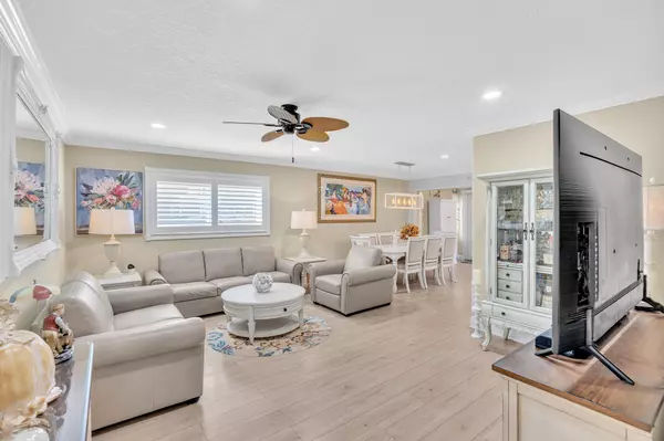 34 Colonial Club DR 101, Boynton Beach, FL 33435