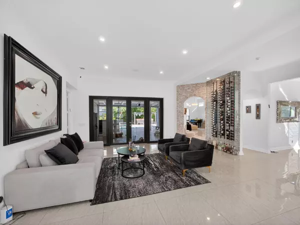 Palm Beach Gardens, FL 33418,125 Pembroke DR