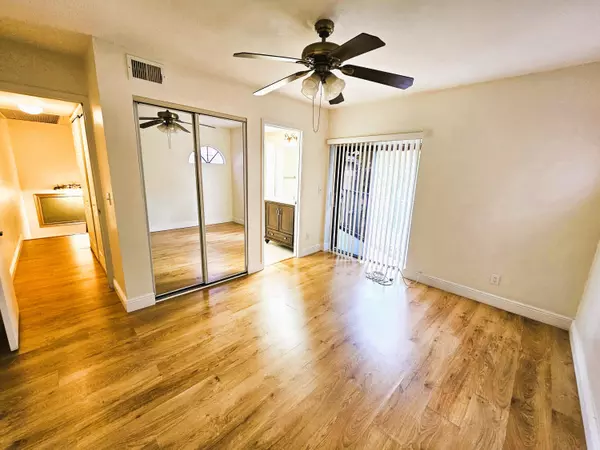 Greenacres, FL 33463,6163 Seven Springs BLVD 26c