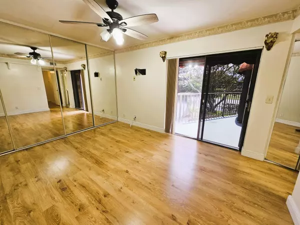 Greenacres, FL 33463,6163 Seven Springs BLVD 26c