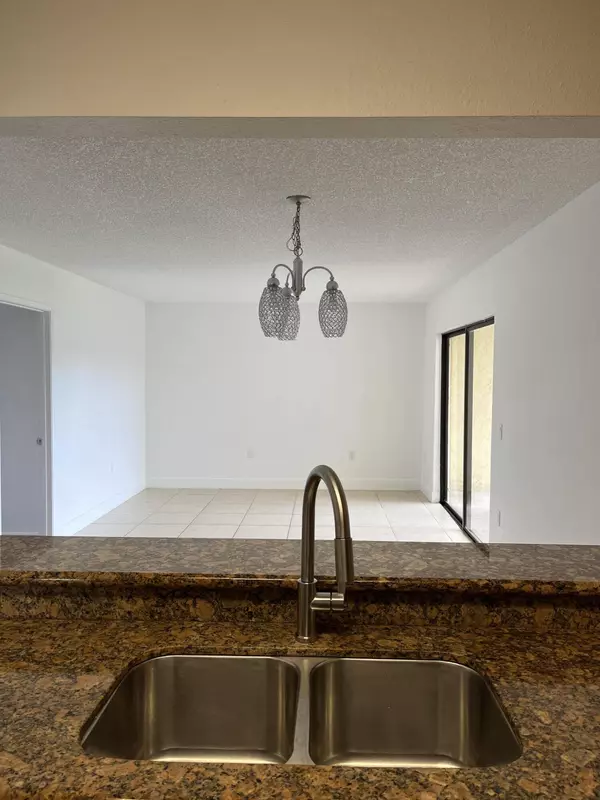 1522 Lake Crystal DR E, West Palm Beach, FL 33411