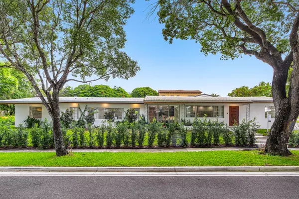 West Palm Beach, FL 33401,2330 Lake AVE 2330