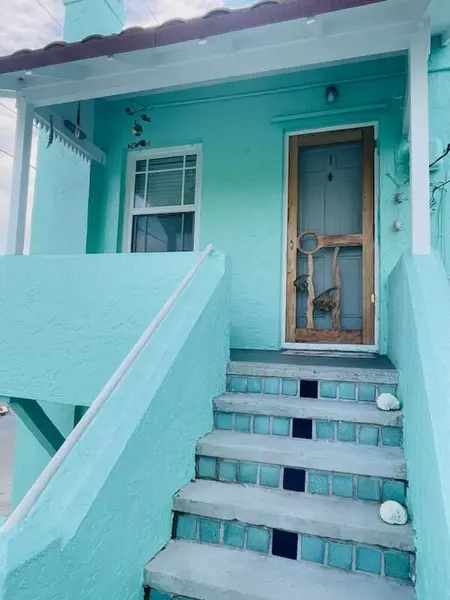 32 S J ST 2, Lake Worth Beach, FL 33460