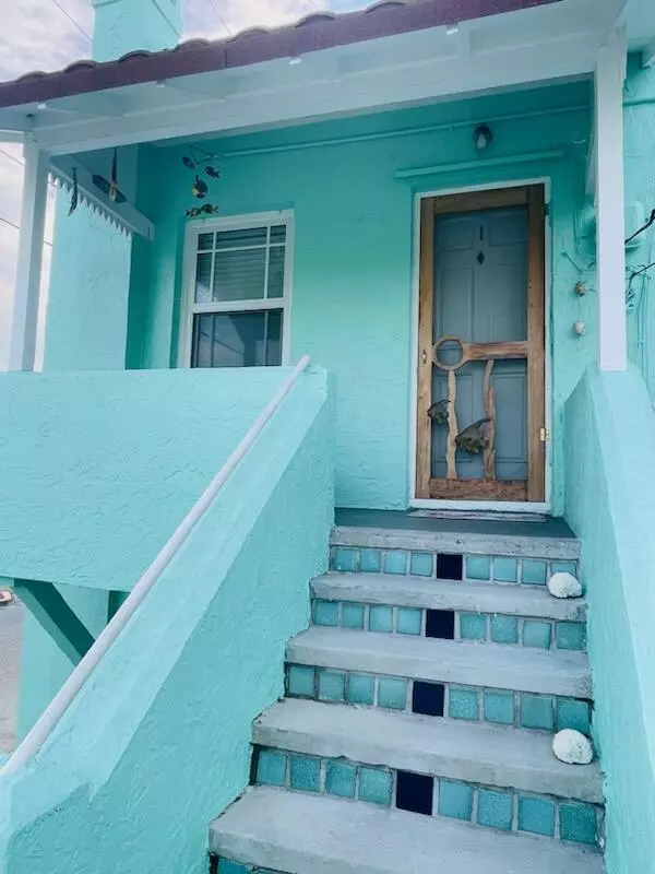 Lake Worth Beach, FL 33460,32 S J ST 2