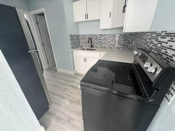 West Palm Beach, FL 33407,518 49th ST