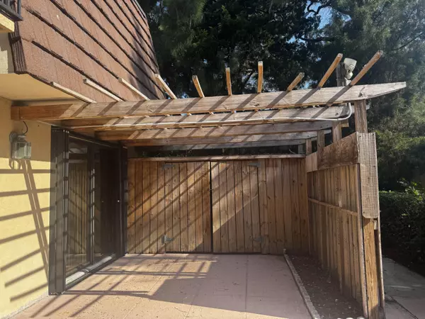 Palm Beach Gardens, FL 33418,417 4th LN