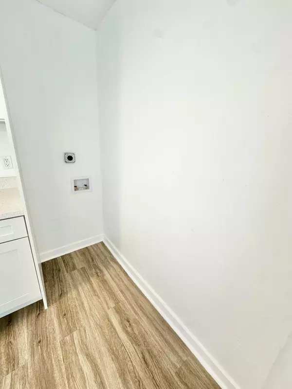 West Palm Beach, FL 33407,727 W Tiffany Dr 1