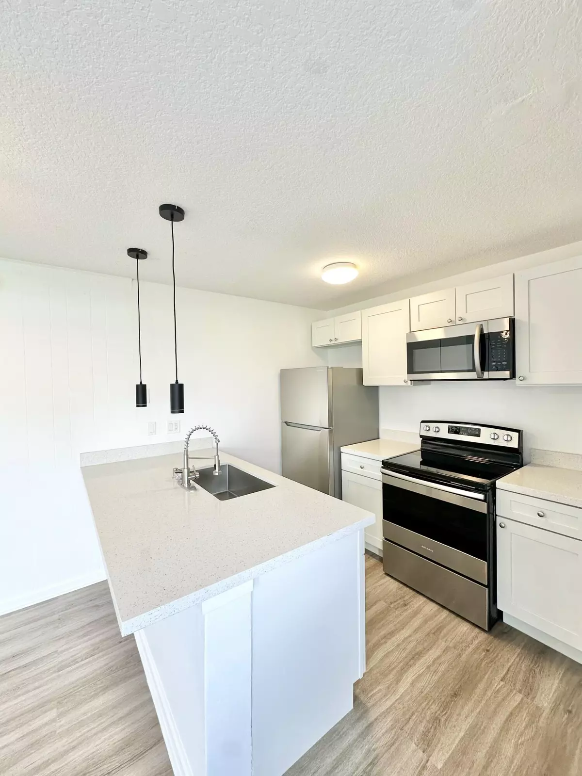 West Palm Beach, FL 33407,727 W Tiffany Dr 1