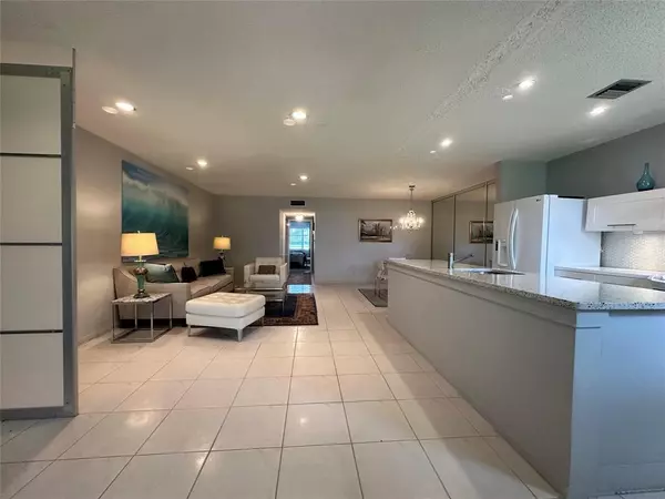 Delray Beach, FL 33484,14492 Canalview DR B