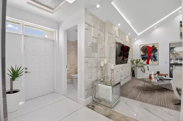 Boca Raton, FL 33434,19297 Sabal Lake DR 5072