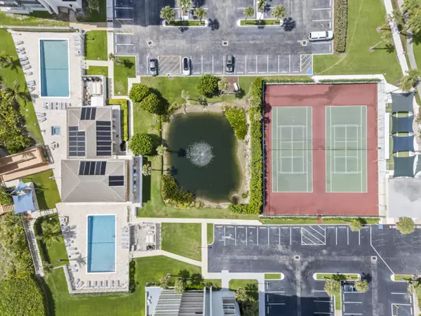 Jensen Beach, FL 34957,10680 S Ocean DR G 2