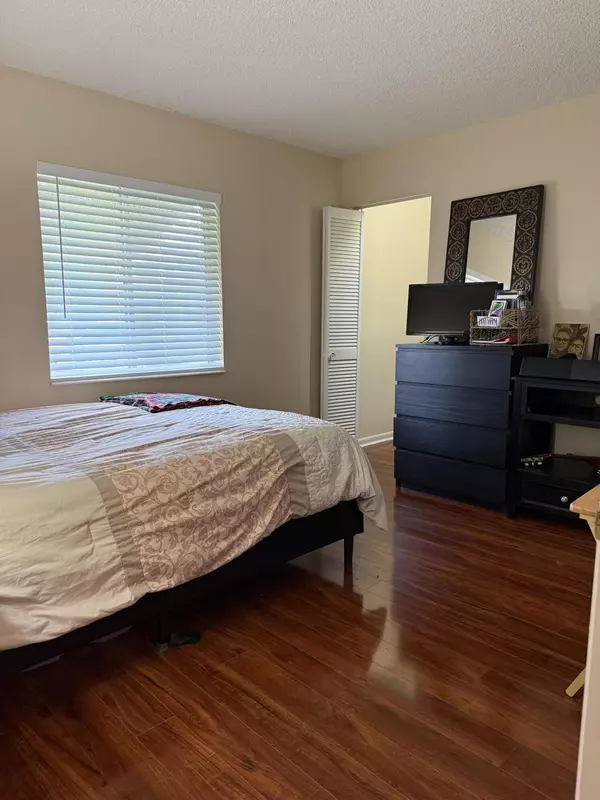 Greenacres, FL 33463,329 Knotty Pine CIR A-1