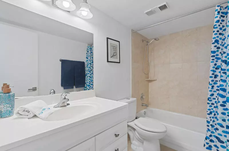 Delray Beach, FL 33444,500 Egret CIR 8109